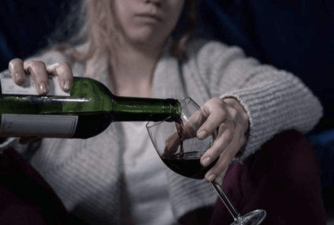 00后高校两男生轮奸酒醉女同学其1人未遂法官不影响认定轮奸