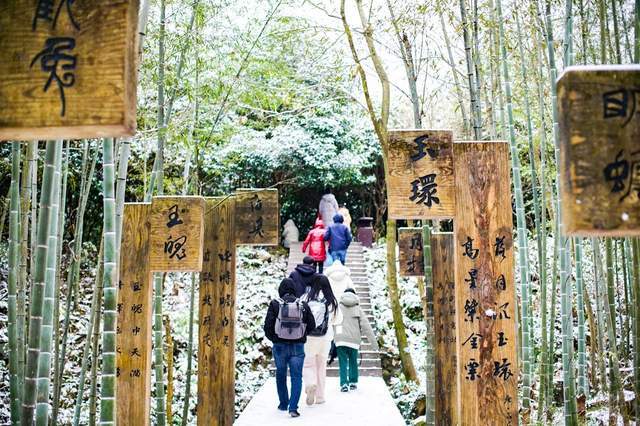 温泉之乡|元旦假期怎么过？一家人去明月山，滑雪泡汤还有雾凇美如仙境，离长沙仅3小时