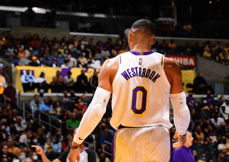 消耗|湖人為了威少放棄內(nèi)線真值得？效果太差恐過度消耗詹姆斯