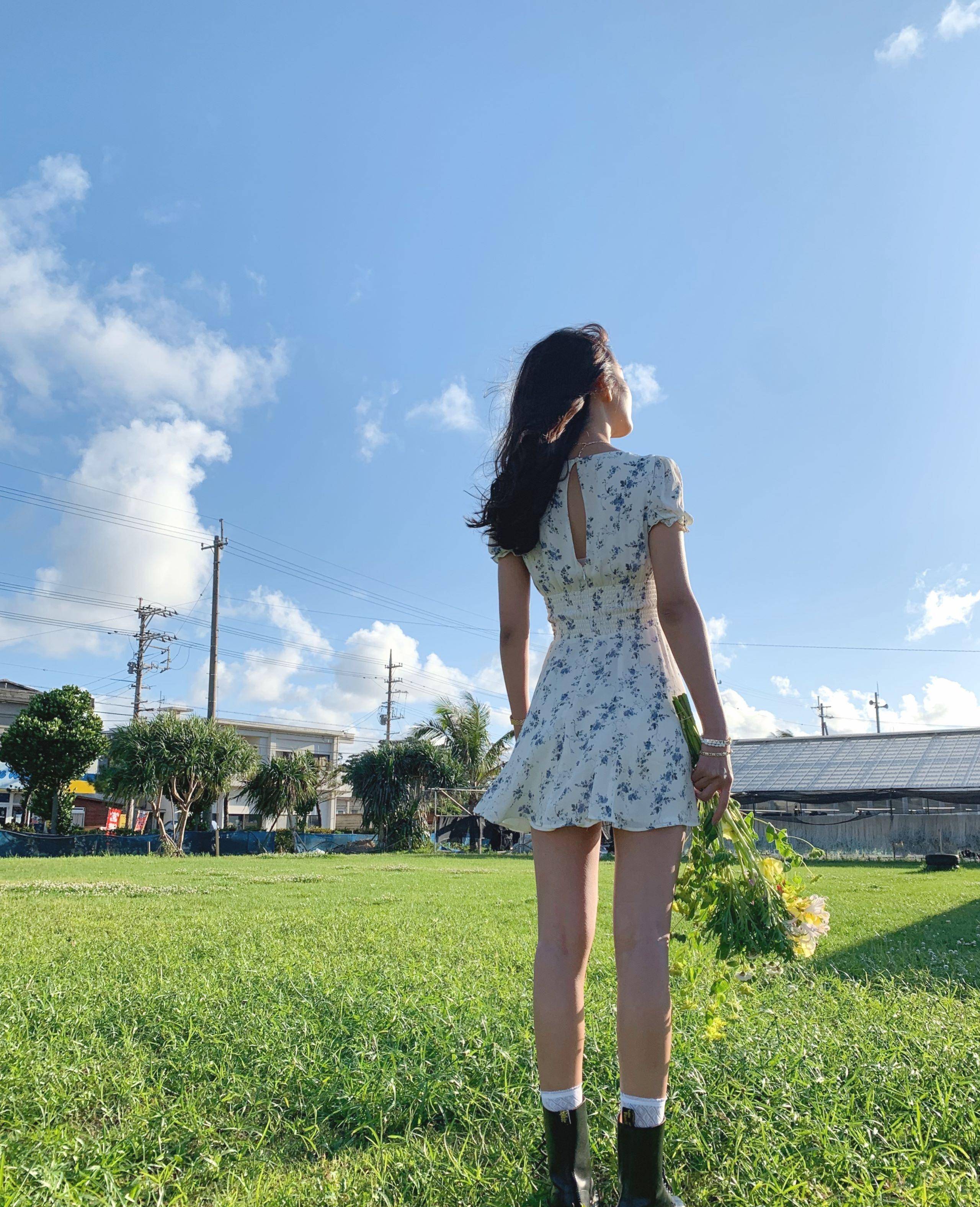 陈赫张子萱晒老公视角照美如18岁少女，手上布满皱纹却暴露真实年龄