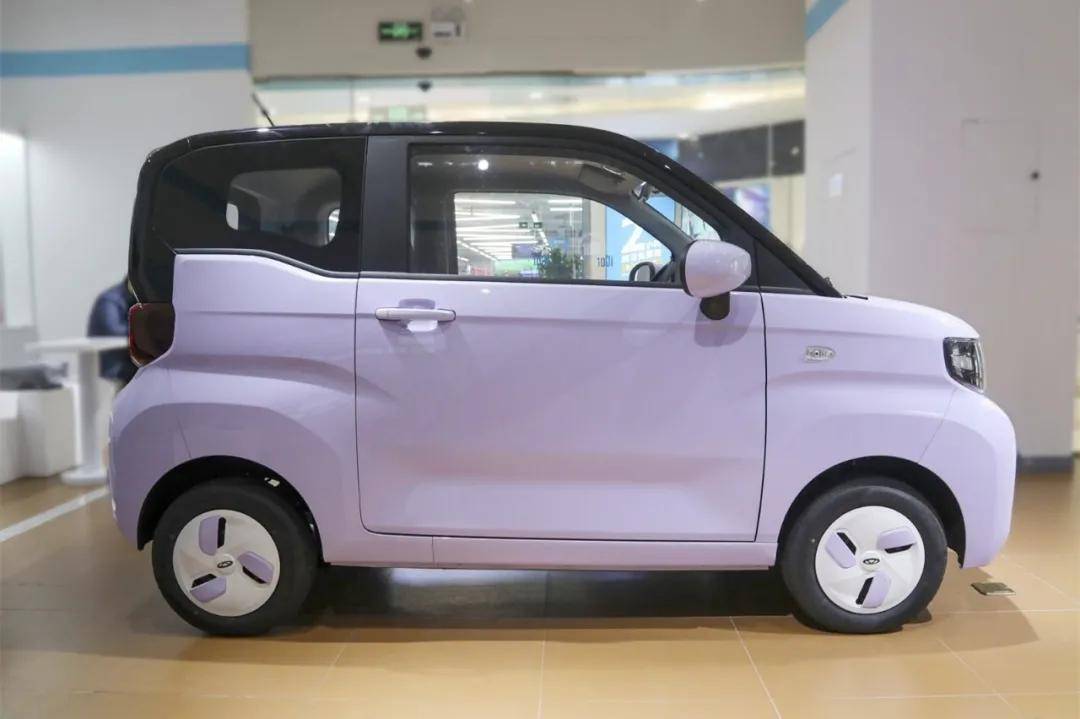 qq冰淇淋对比宏光miniev,谁才是最佳纯电动微型车?_搜狐汽车_搜狐网