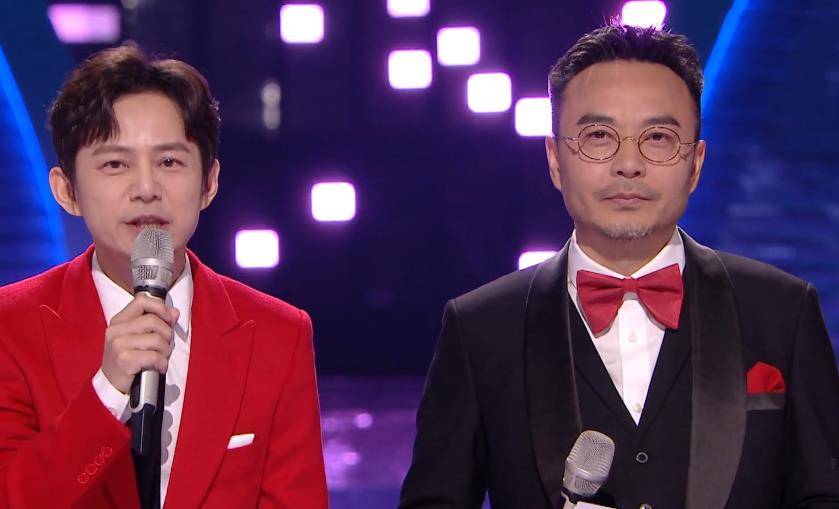 穿越|何炅和吴昕相拥,天天兄弟秀戒指,尴尬了多少人?