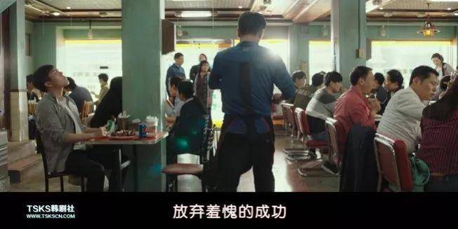 免费观看废柴警察短剧，笑点与正义的完美结合，免费观看，笑点与正义的完美结合——废柴警察短剧