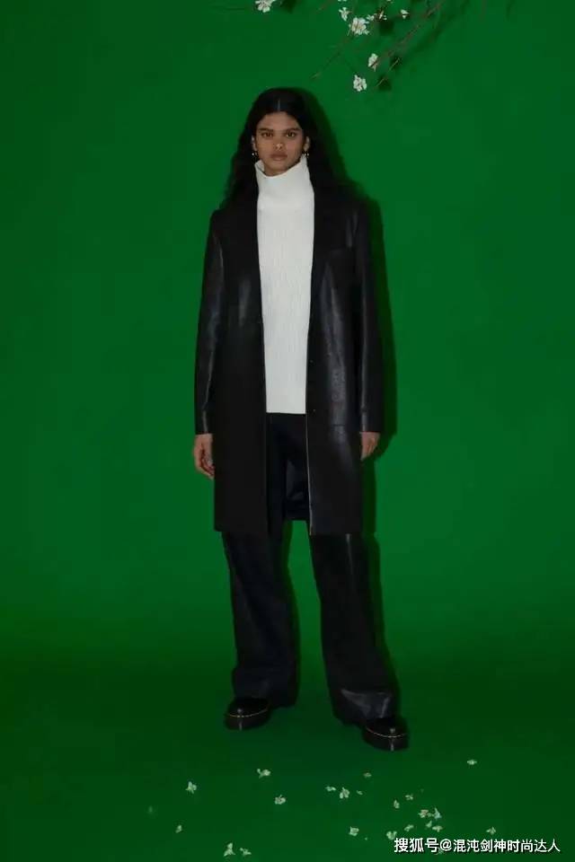 毛衣 冬天穿大衣,内搭很关键,这4种上身率极高,不臃肿还时髦