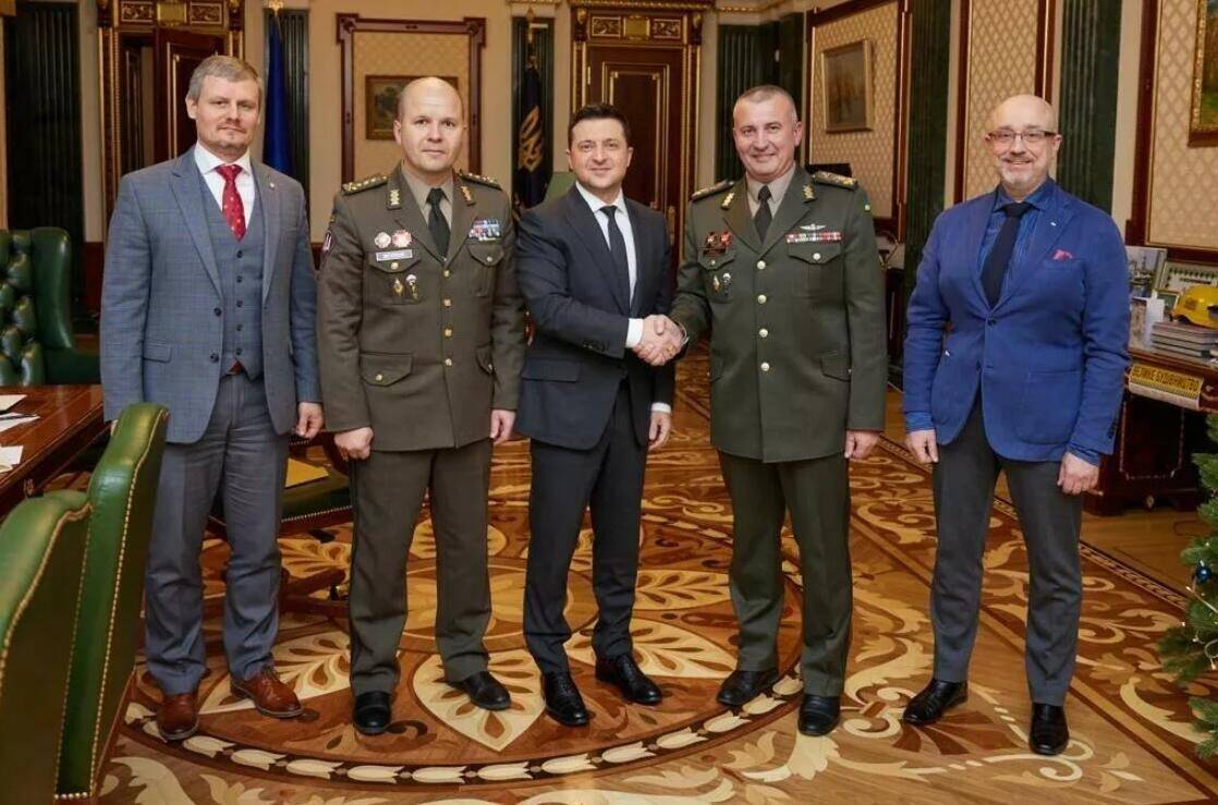 乌克兰总统军服图片