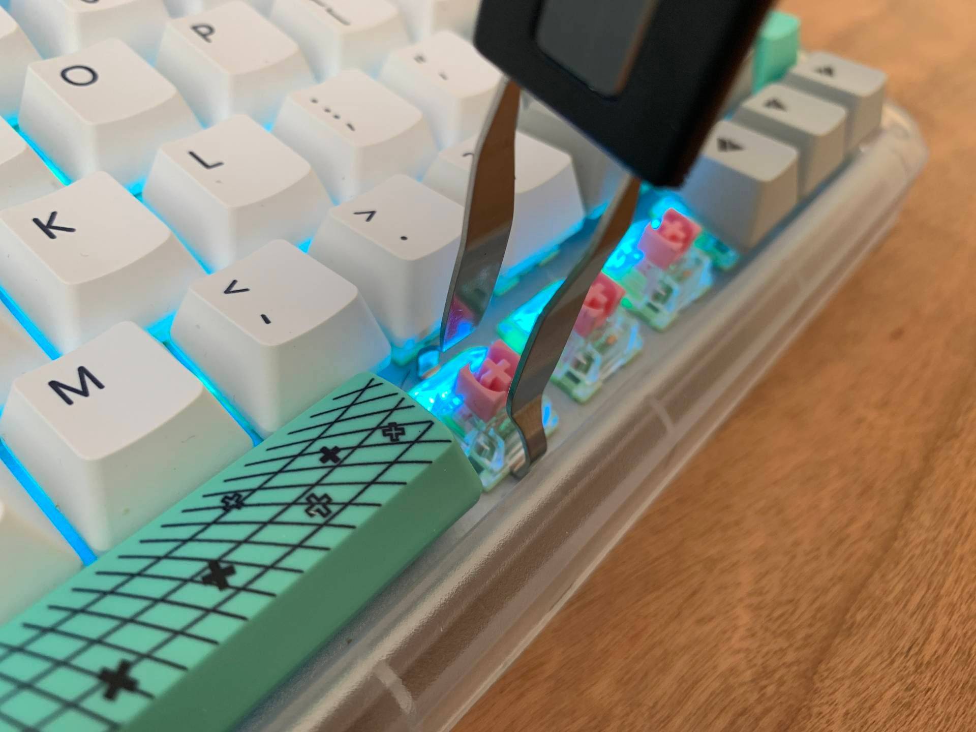 刚入手就成为生产力工具iqunix虫洞og80ttc金粉轴键盘简评