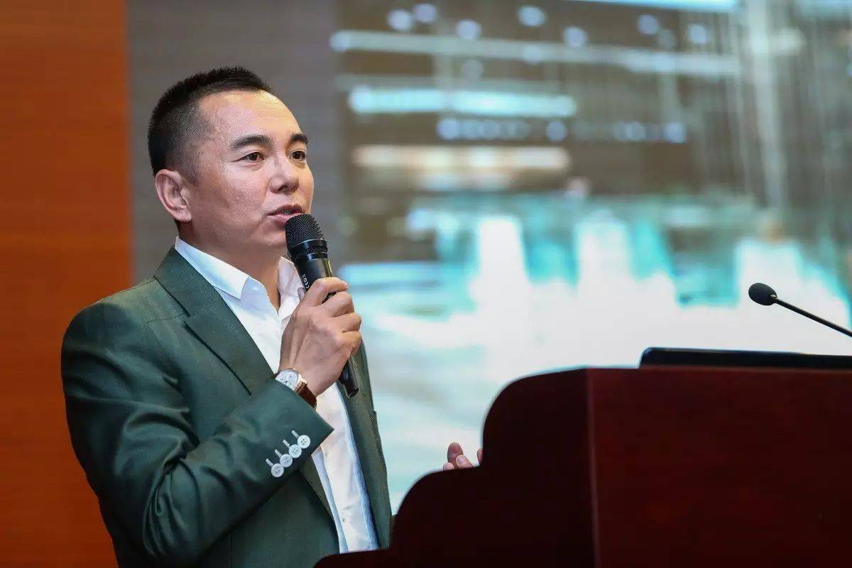 原创两段婚姻三次情史京城富婆李湘的发家史太复杂