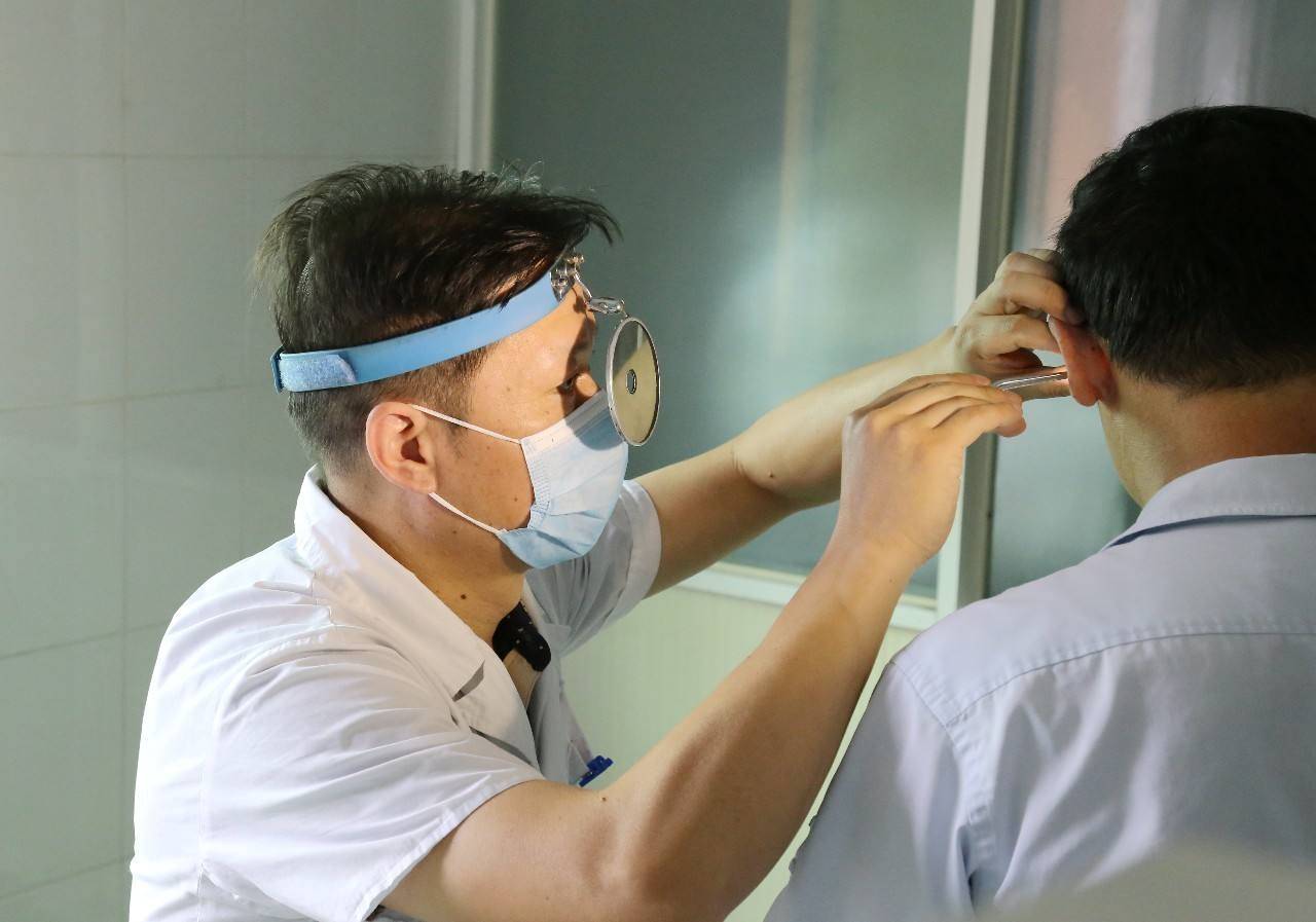 2个风险要了解,祖医堂教你正确掏耳朵_耳道_分泌物_情况