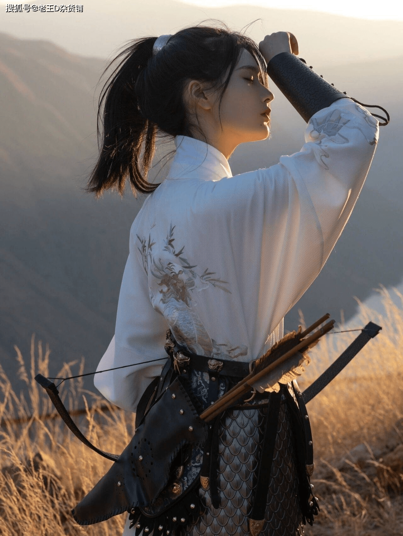 会玩雕弓如满月,英姿勃发!-搜狐大视野-搜狐新闻