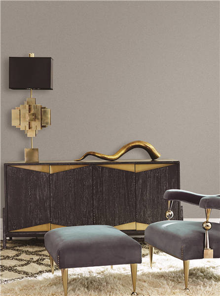 柏克利软装设计师在整体方案中采用了强烈的黑白灰对