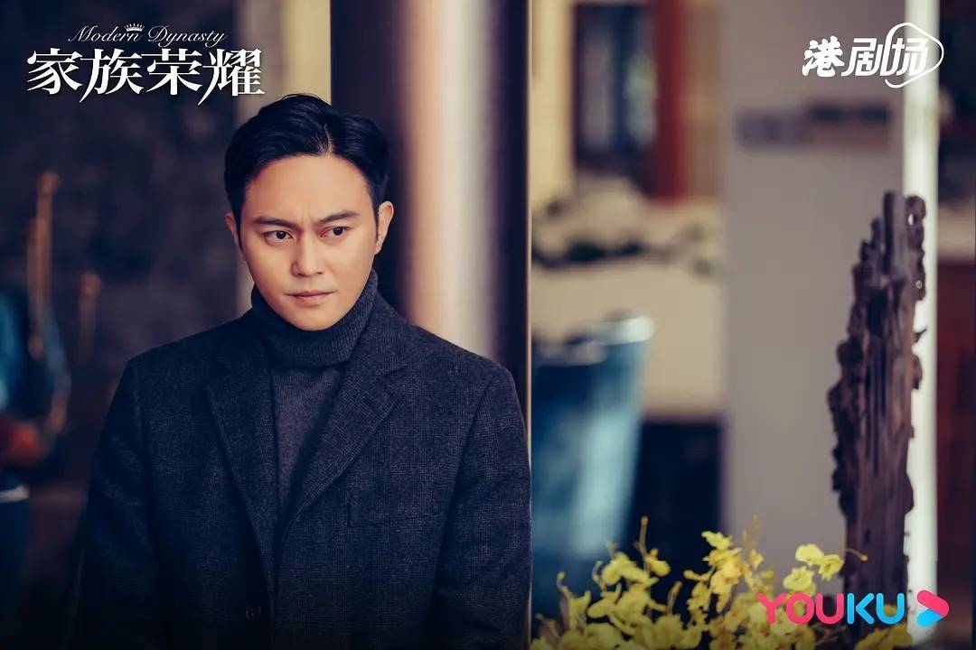 兄弟|狗血遍地、抓马十足：张智霖新剧，让我再次找到追港剧的快乐