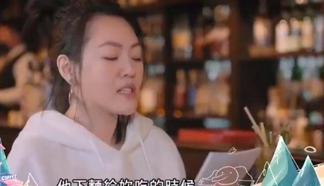 什么|小S和贾静雯聊私密话题，双方幽默秒懂，贾静雯害羞到难以招架