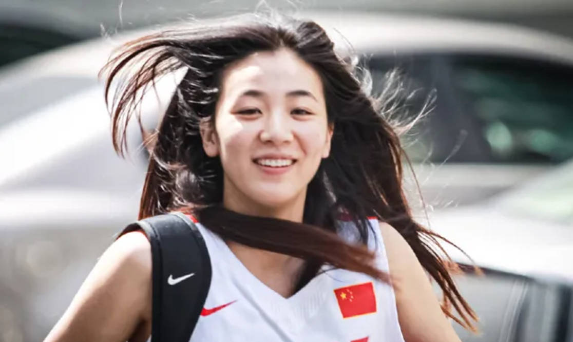原创赵爽官宣退役还不到32岁曾被赞为中国最美女篮运动员