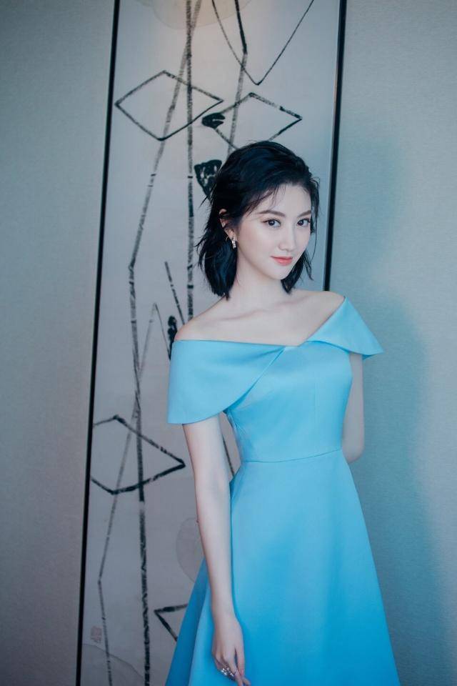发型景甜只是剪了一款波波头，30岁秒变成18岁少女，看后我也想剪短发