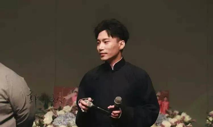 何九华 1b6ebd7849364fc1831b6fe630c0922e.jpeg