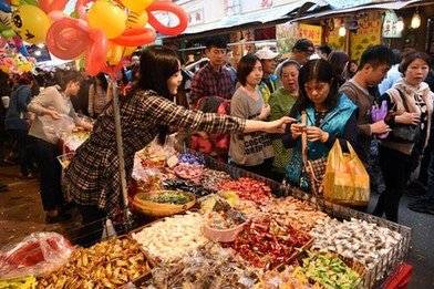 买点|置办年货，别只会买瓜子花生，多买点这5种零食，全家都爱吃