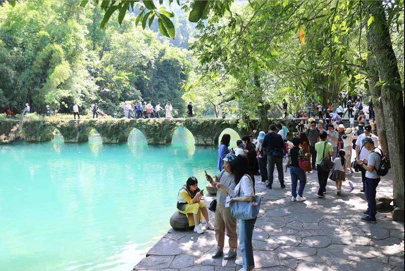 荔波：旅游产业写新篇 绿水青山处处景