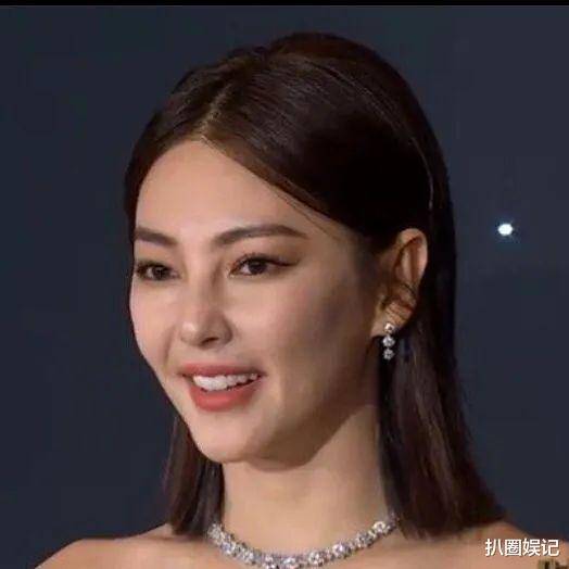 电影|张雨绮跟年下弟弟谈多了开始有年龄焦虑感，经常就去调自己的脸