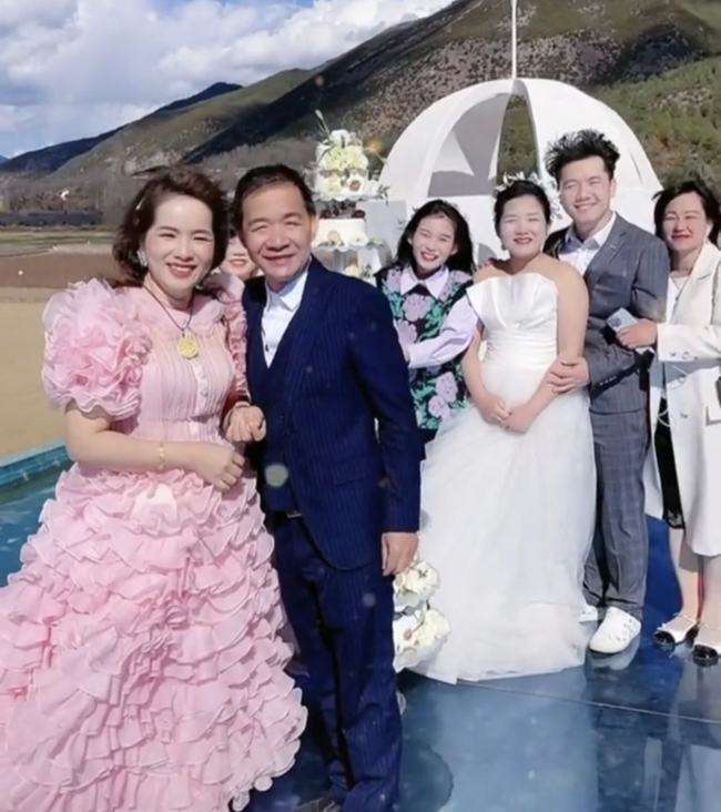 方琼一月工资多少钱啊 c54d7b477f6c4f34a12edbdcd7250719.jpeg