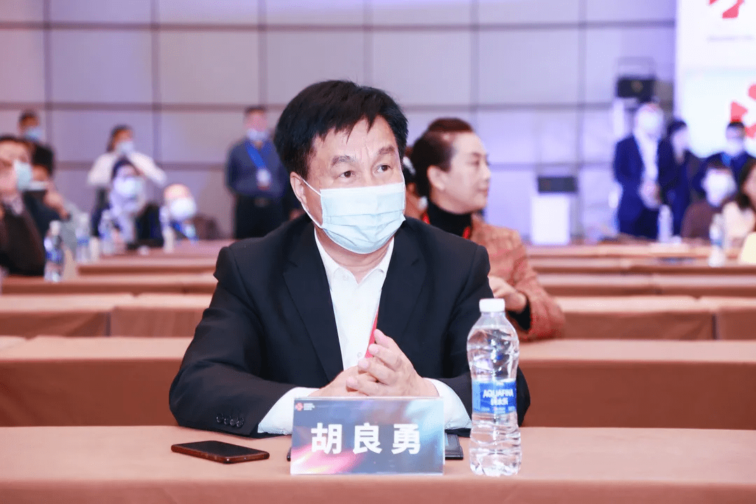 原国家食品药品监督管理局医疗器械监管司司长王宝亭,广东省药品监督