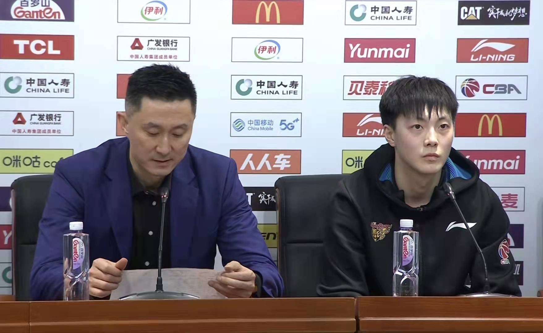 CBA|全是干货！杜锋赛后发布会一针见血：不能用输球来培养人！