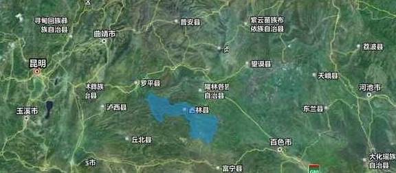 广西百色的一个县，号称“广西西大门”，为“中国砂糖桔之乡”