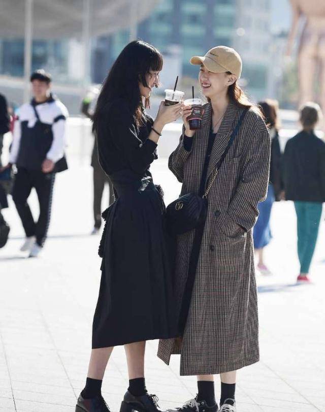 潮流穿搭女装高街 3ff9e1d0bb9c4d7d8e8d3edd73ee478a.jpeg