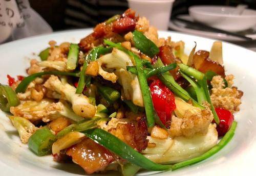 炒什么菜适合加芝麻 b5baf9b831de4db6b67a7249a3ea2498.jpeg