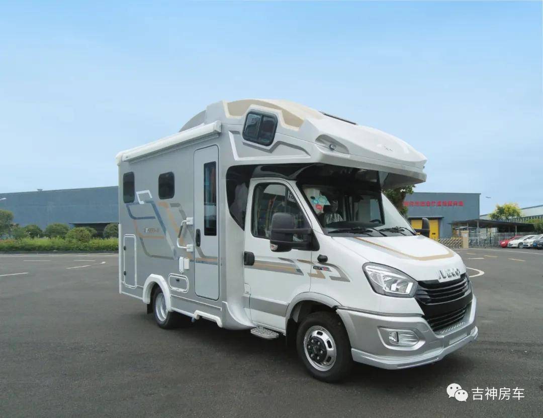 等风来不如追风去丨来南京一路嗨购节买辆隆翠房车回家过年