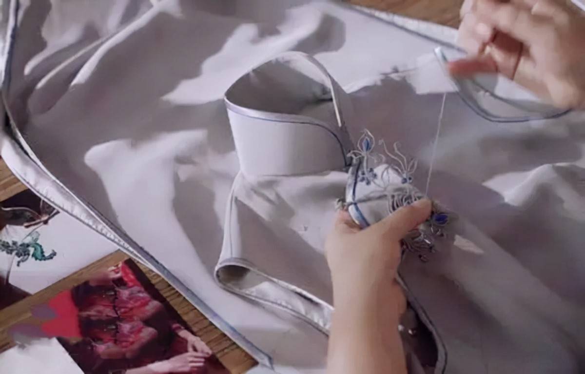 上海 “最后的上海裁缝”：做了82年旗袍，胡蝶、巩俐都是其“死忠粉”