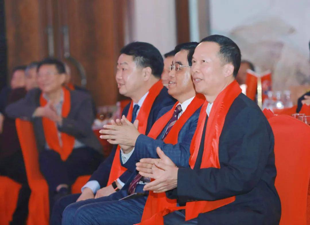 广东省兴宁商会顺利换届 黄雅敏当选第二届会长_大会_罗小明_先生