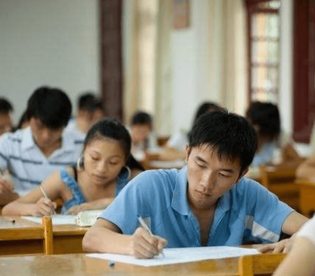 BOB全站乡镇公务员开始招聘部分岗位“三不限”门槛比以前更低了(图3)