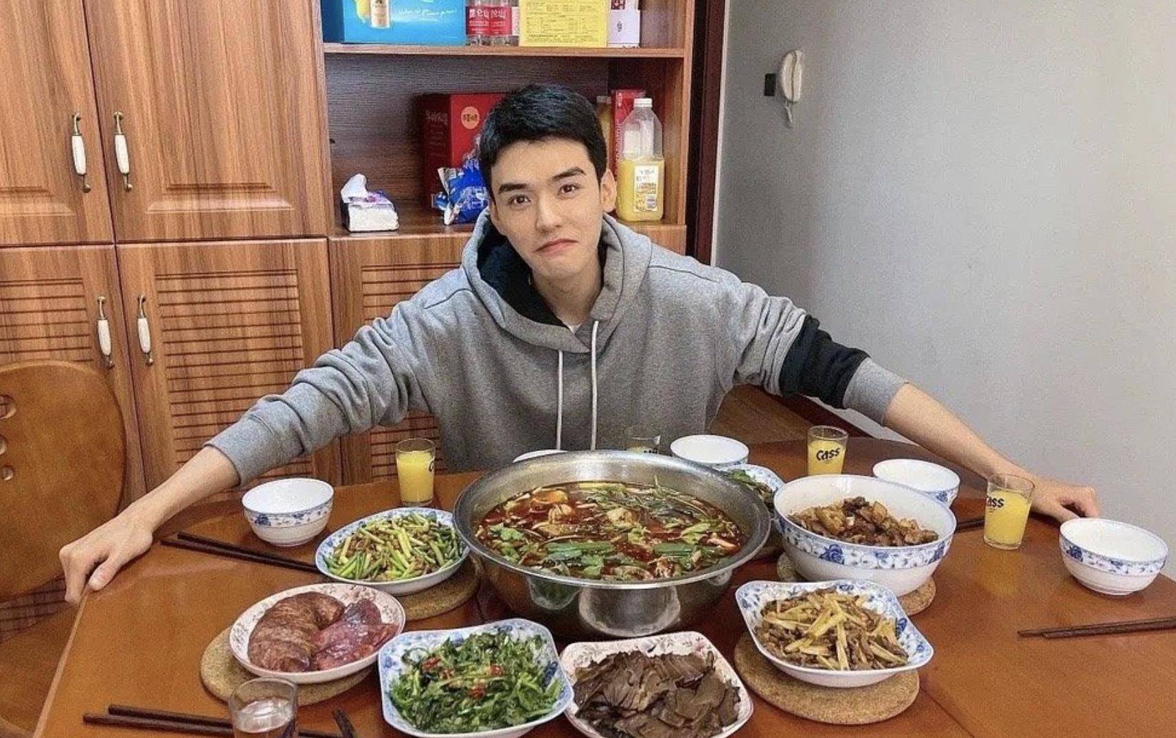 中餐厅5 简历公开 丁真厨龄8年,龚俊打电话求助爸爸好认真