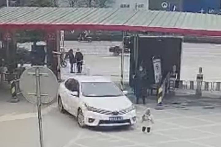 df196e8feea54f558270f3f6bfdf1ee5.jpeg