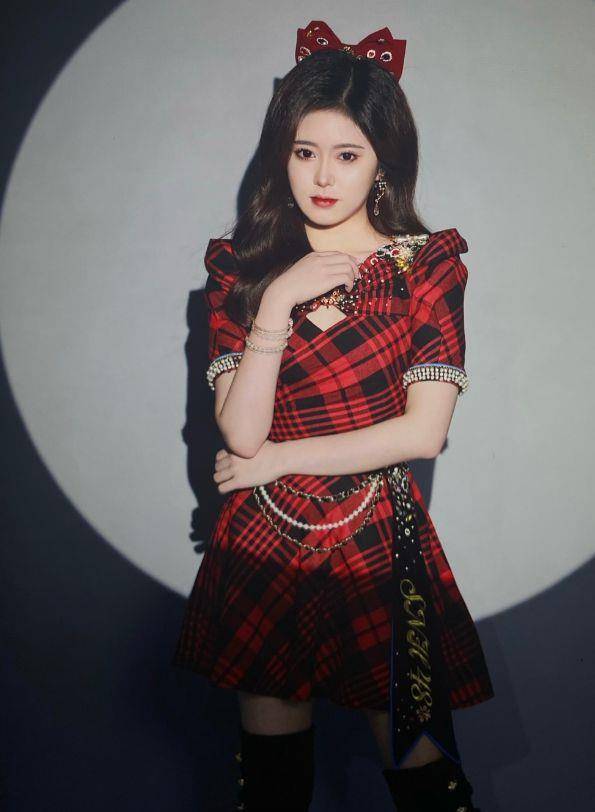 发型丝芭是不是开了“鞠学”课?各个妆容和神态都太像小鞠了