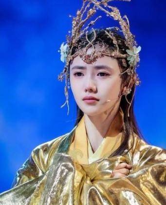 灵气11双自带“美瞳”效果的眼睛，杨幂毛晓彤上榜，而她的眼睛会说话