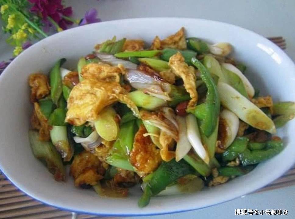 鸡蛋和什么一起炒比较好吃 ae6cca38d3ab41d5b7017379ae2faa7b.jpeg