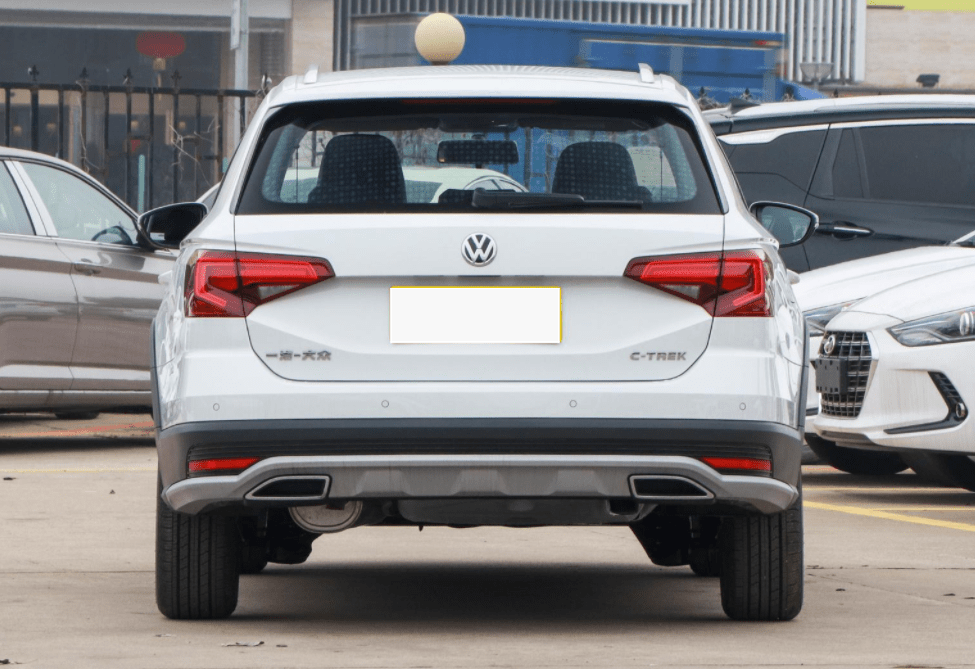 全新大众掀背车15l6at加92汽油空间奢华仅10万