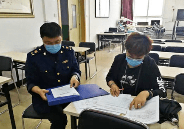 校园|教育部发布通知,中小学校园将取消这项“服务”,家长喜忧参半