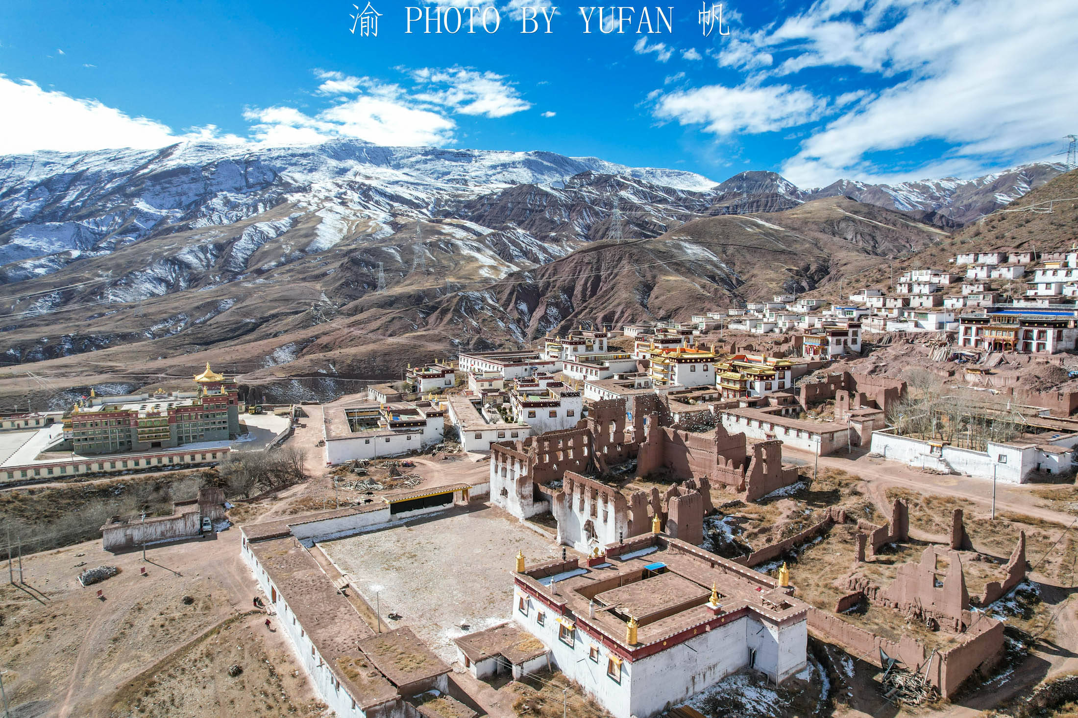 大殿|西藏也有千年古镇，一边是古老废墟，一边是繁荣新城，值得一游