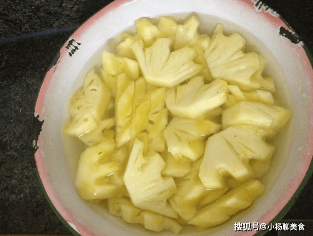 银耳怎么煮才软烂 69554642549c4dddb05ba72384636b0a.png