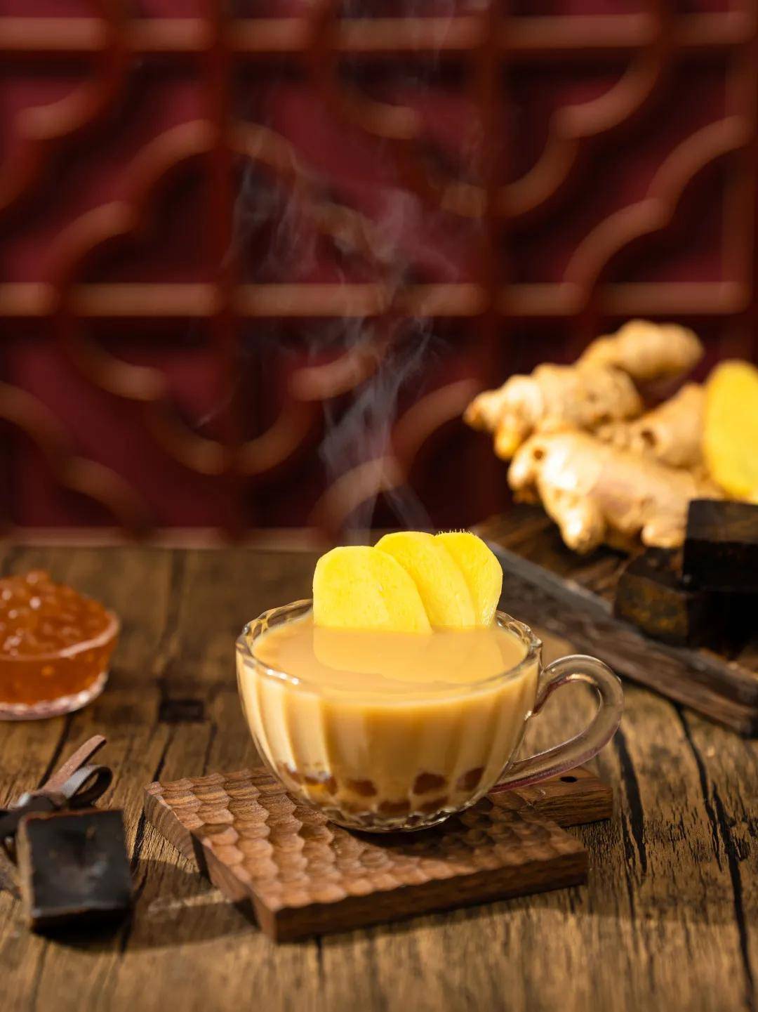 鲜姜汁啵啵奶茶「鲜榨黄姜汁 奶茶朋克养生」///鲜榨姜汁和啵啵奶茶?