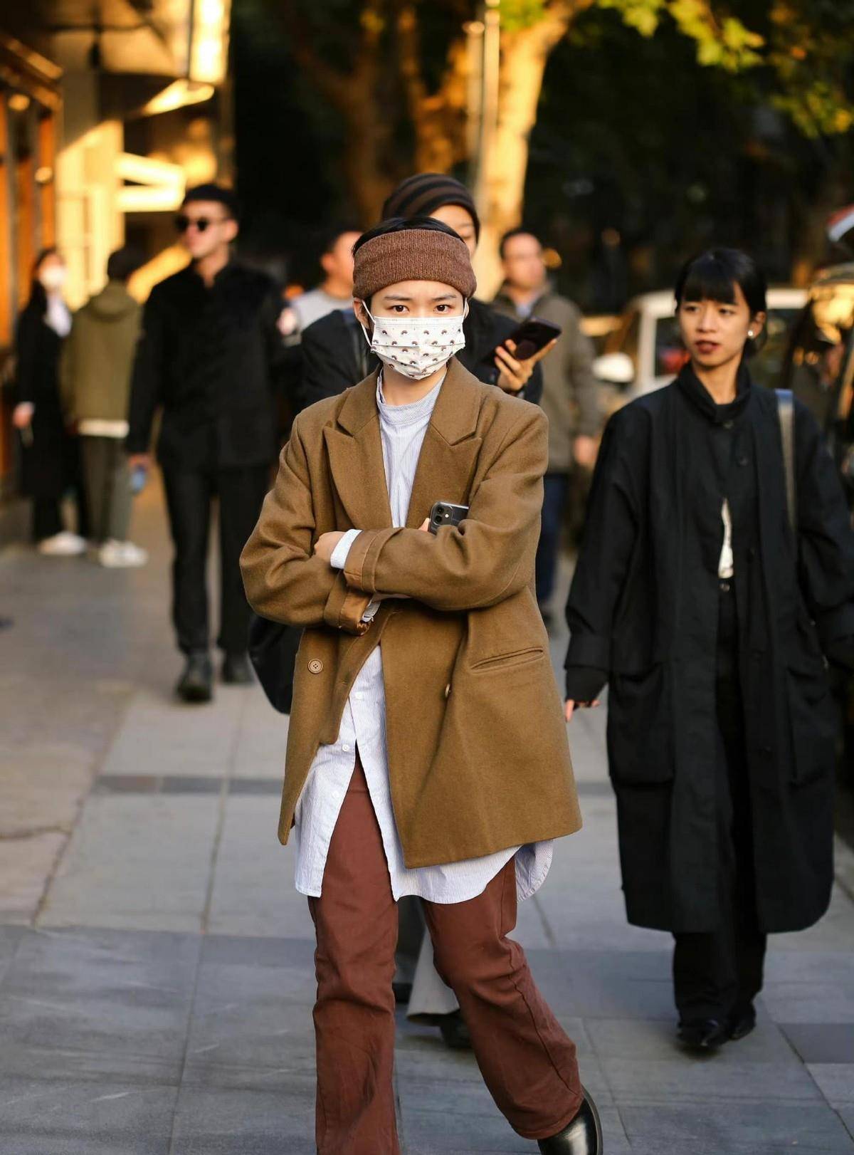 黑色 上海不愧是大都市,连素人女生都长得好漂亮,穿得也很优雅