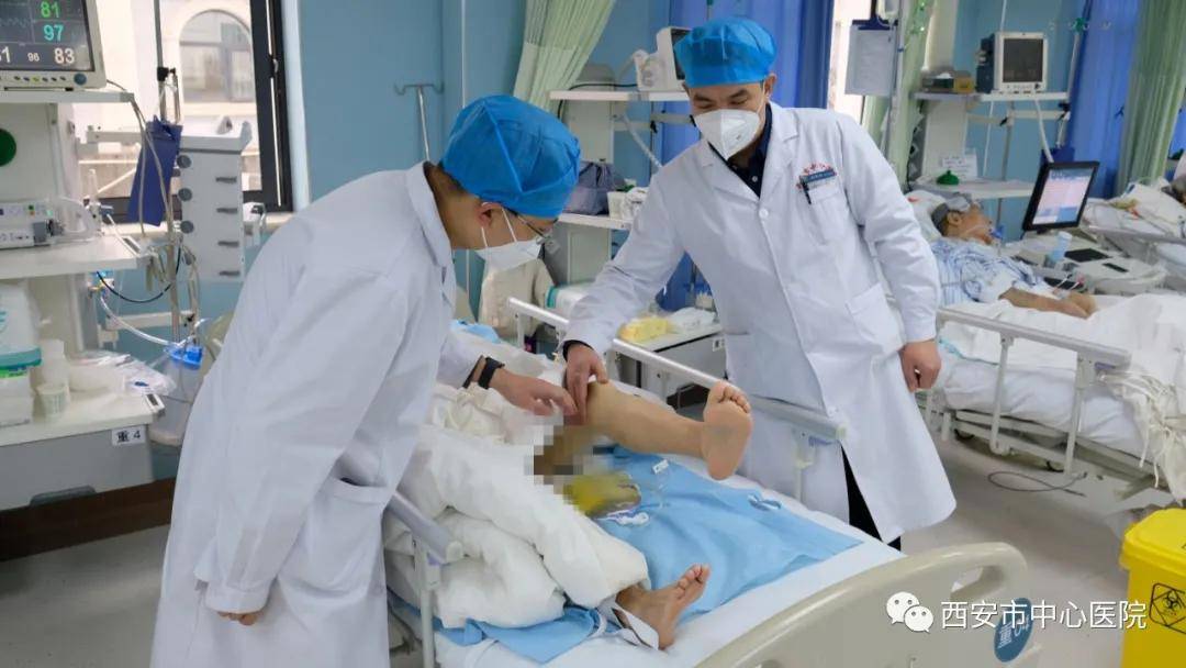 区内|防控疫情与救治生命同时进行 西安市中心医院救治一例在管控区内的危重症患者