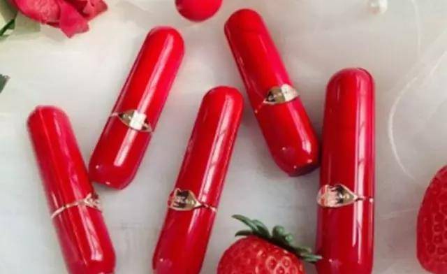 品牌34岁女博士上节目曝从不化妆,吴昕给她涂上口红后,就像换了个人