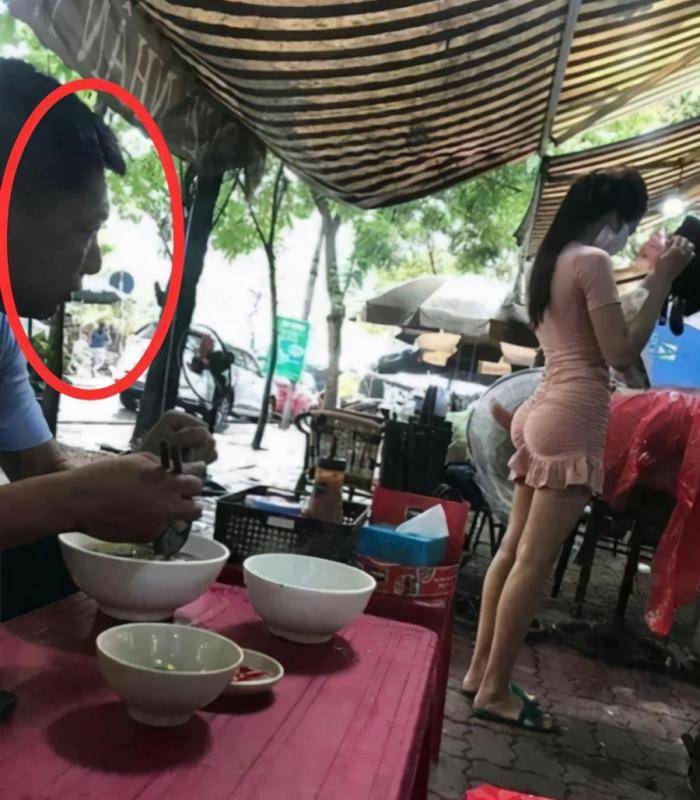 白大褂|“不就是吃个早餐嘛，大哥眼都直了！”得亏是自己来的，哈哈哈哈～