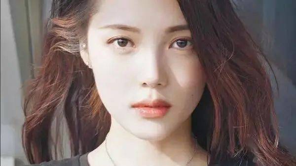 小天00后小花厮杀战，这次刘浩存输得有点惨…