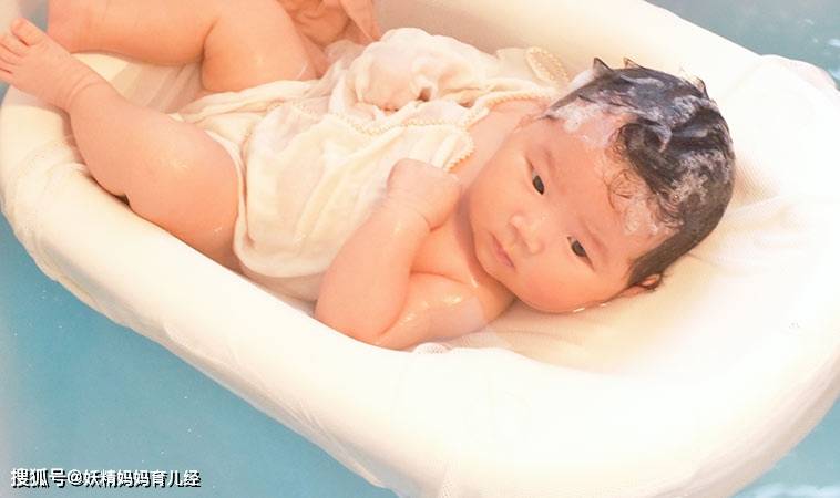 新生儿出生当天不能洗澡？婆婆说是传统，医生说是科学