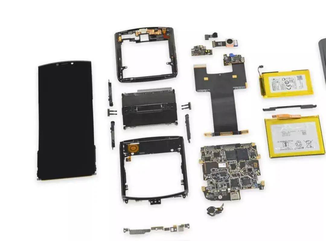 折叠屏“一部到位”，荣耀已完成“基因重组”