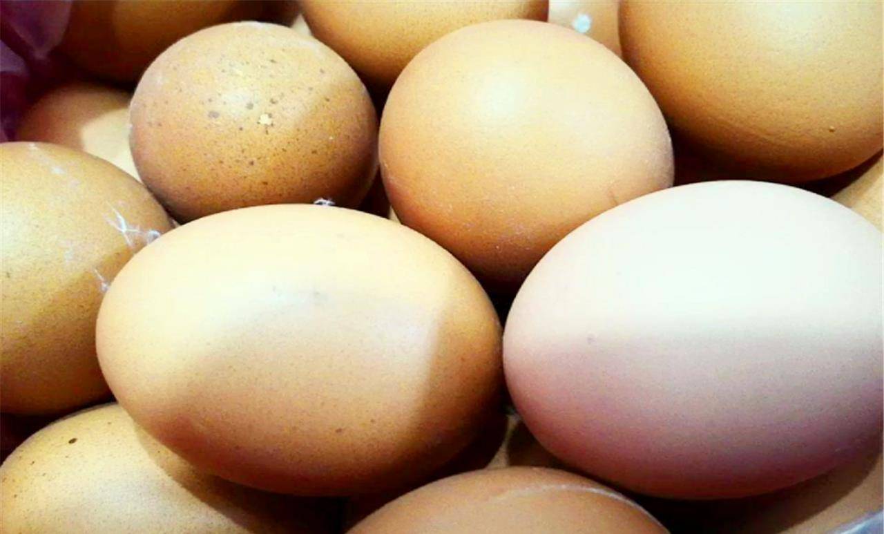 蛋清吃多了会怎么样 一天吃10个鸡蛋清